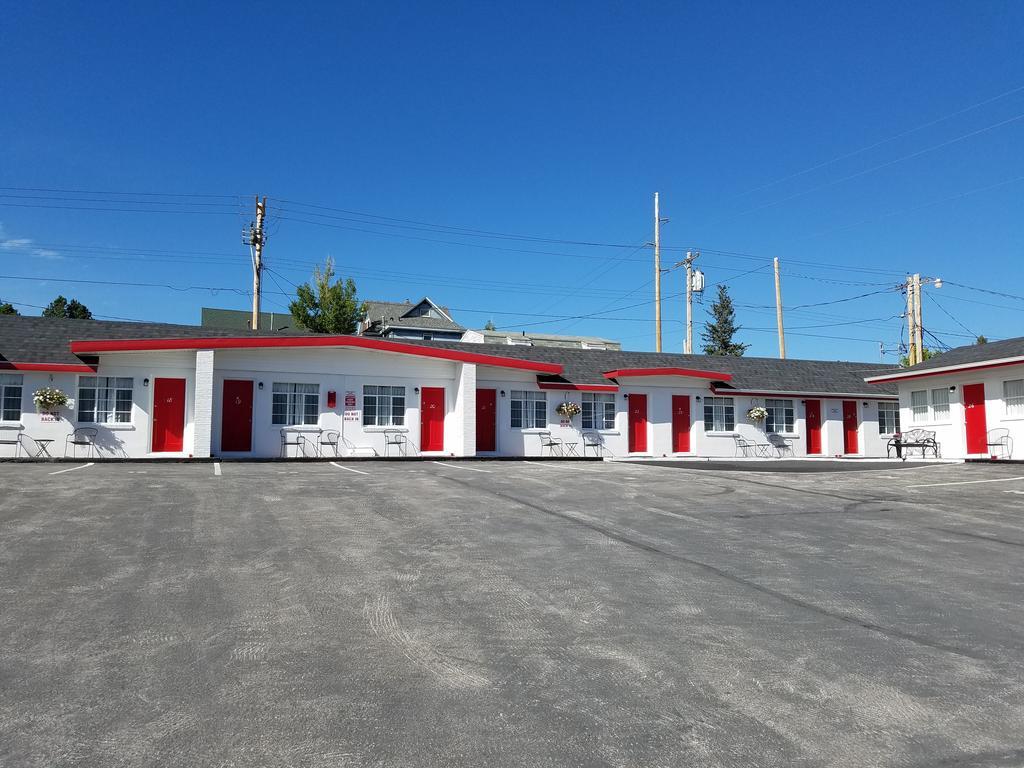Rocket Motel Custer Exterior photo
